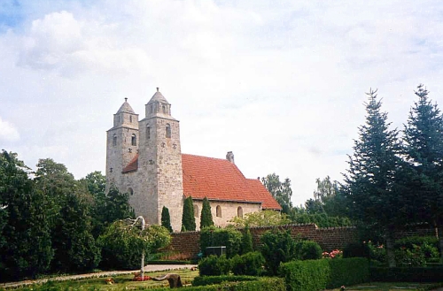 Tveje-Merlse Kirke, Holbk